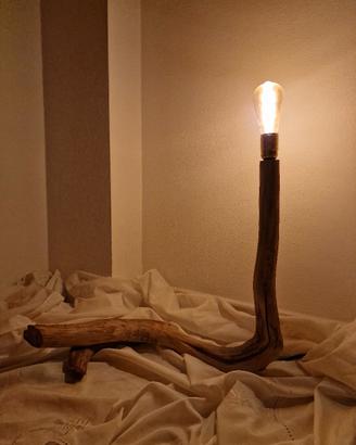 Lampada da letto in legno massello naturale 