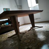 Tavolo da pranzo in legno