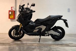 HONDA XADV 750 anno 2025 garanzia 4 ANNI