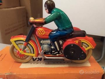 Antico modellino moto con sidecar URSS