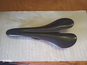 Sella bici in carbonio