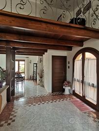 Villa indipendente con giardino