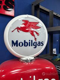 Pompa benzina mobilgas vintage