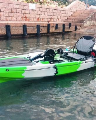 Kayak da pesca a pedali
