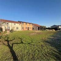 Rustico con 5.000 mq di terreno privato