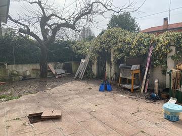 BIFAMILIARE DA RISTRUTTURARE IN ZONA TAVO DI VIGOD