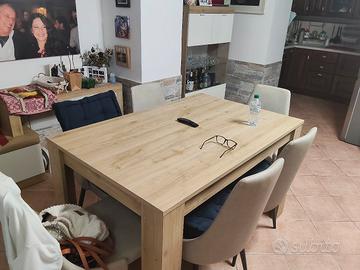 tavolo e sedie 