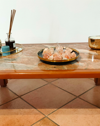 Tavolino da salotto con piano in marmo