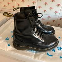 Dr. Martens neri