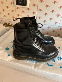 Dr. Martens neri