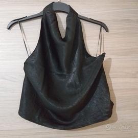 Top nero con schiena scoperta