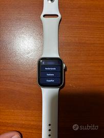 Apple watch se 2 gen 40 mm SOLO VENDIT A   A MANO