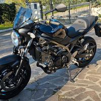 Suzuki SV650 come nuova (meno di 3000Km)