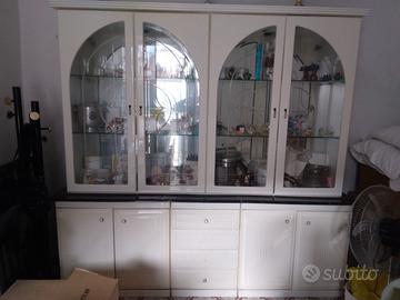 Stanza da letto, cucina e stanza da pranzo