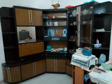 parete attrezzata e camera da letto completa 