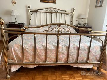 Struttura letto in ottone anticato