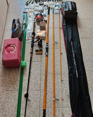 canne e varie attrezzature per pesca