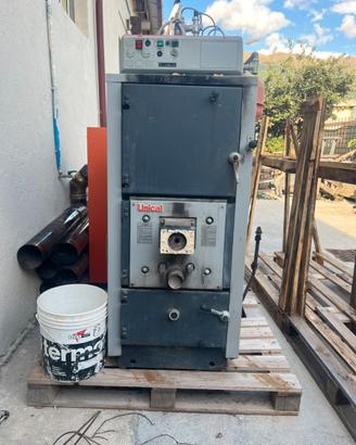 Stufa fiamma inversa unical ( legna )