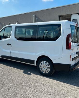 RENAULT TRAFIC 2021