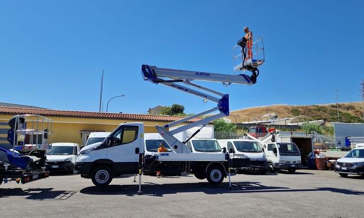 Iveco Daily Piattaforma Aerea Oil&Steel Snake...