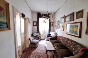 PALAZZETTO STORICO CON GARAGE DOPPIO E CORTILE