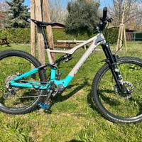 E-mtb Orbea Rise H15 con Range Extender batteria 