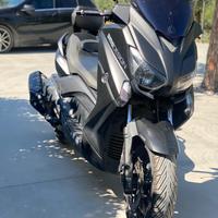 Yamaha X-Max 400 Momodesign ABS + accesso