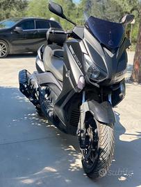 Yamaha X-Max 400 Momodesign ABS + accesso