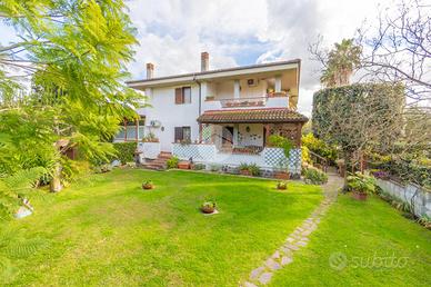 PORZIONE DI BIFAMILIARE A GUIDONIA MONTECELIO