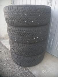 4 gomme invernali 225 55 R 18 snowproof p