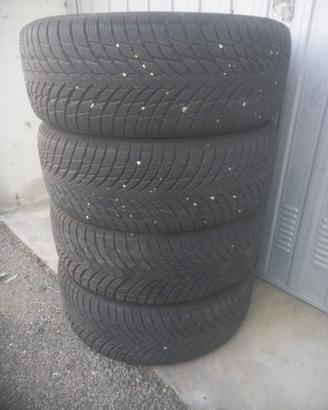 4 gomme invernali 225 55 R 18 snowproof p