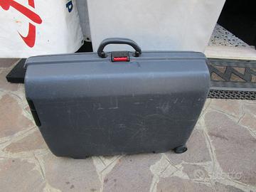 Valigia sansonite