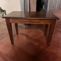 Tavolo in  vero noce