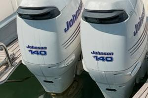 Motori fuoribordo Johnson 140 Hp 4 tempi