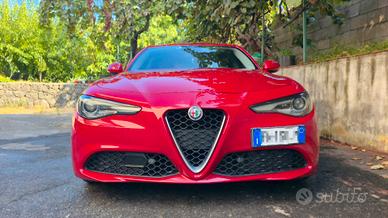 Alfa Romeo Giulia 2.2 180cv AT8