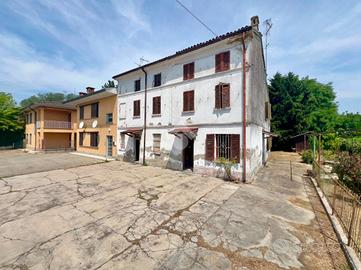CASA SEMINDIPENDENTE A MEZZANINO