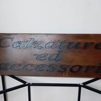 insegna calzature Ed accessori in legno iroko 