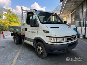 Ricambi Iveco Daily 2001 bianco 2800cc TD 8140.43S