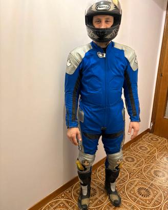 Kit tuta minimoto, casco, action camera