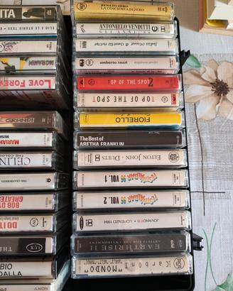 Musicassette varie, vendibili anche singolarmente