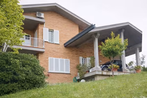Villa di 415 m² con più di 5 locali e box auto a P