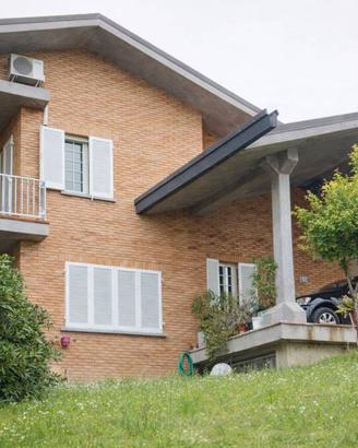 Villa di 415 m² con più di 5 locali e box auto a P