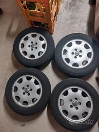 5 Cerchi in lega con gomme Bridgestone da 15