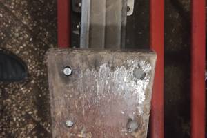 Staffa per motore ausiliario