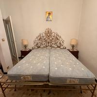 Letto matrimoniale in ferro battuto dorato