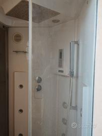doccia idromassaggio e sauna
