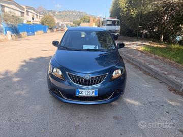 Lancia Ypsilon 1.0 FireFly 5 porte S&S Hybrid Albe