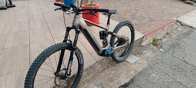 Mountain bike elettrica 