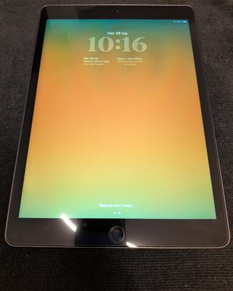 IPad 8 gen. + Logitech combo touch
