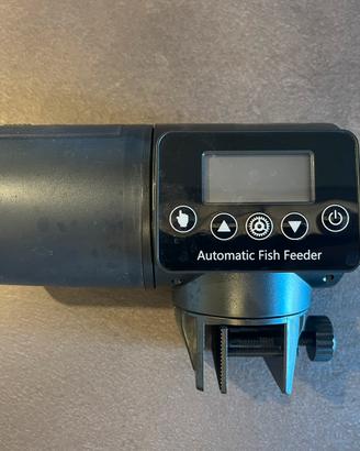 Mangiatoia automatica per acquario